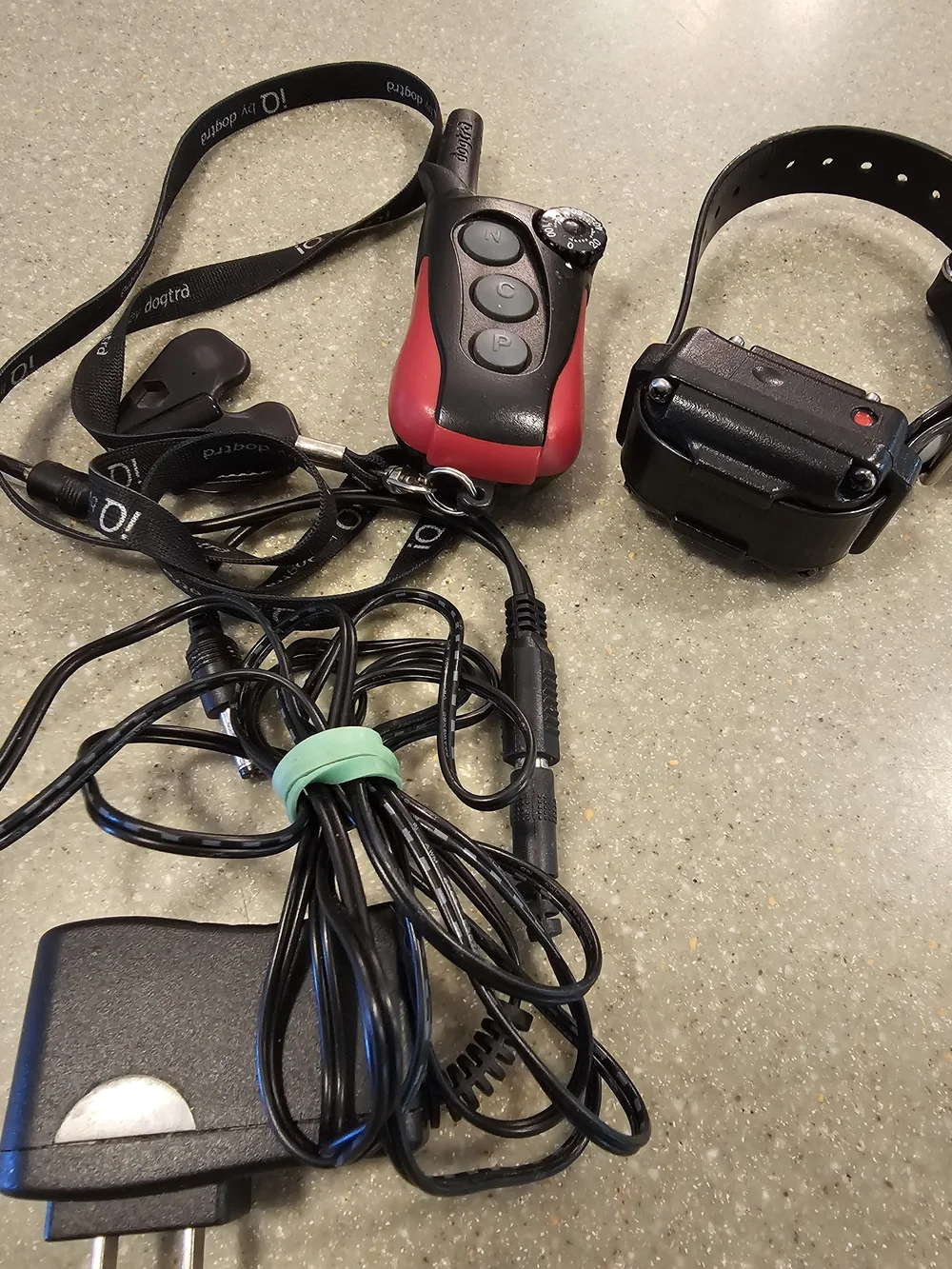 Red and Black Dog Training Remote with Receiver and Charger - Picture 1 of 1